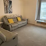 City Centre Executive 2 Bed Apartment With Wifi & Parking